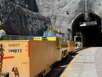 articles/2013/11/22/the-feds-nuclear-shakedown/131121-yucca-mountain-nuclear-waste-smith-tease_uyiqqu