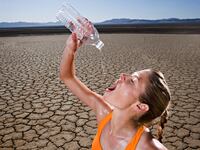 articles/2014/05/23/a-runner-s-guide-to-hydration-and-how-to-not-overdo-it/140520-hydration-dailyburn-tease_wma1yc