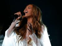 articles/2015/08/20/how-beyonc-conquered-the-world-silently/150820-fallon-beyonce-silence-tease1_ml32y7