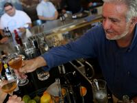 articles/2016/08/09/three-drinks-in-manhattan/160808-red-label-Three-Drinks-in-Manhattan-tease_nth7do