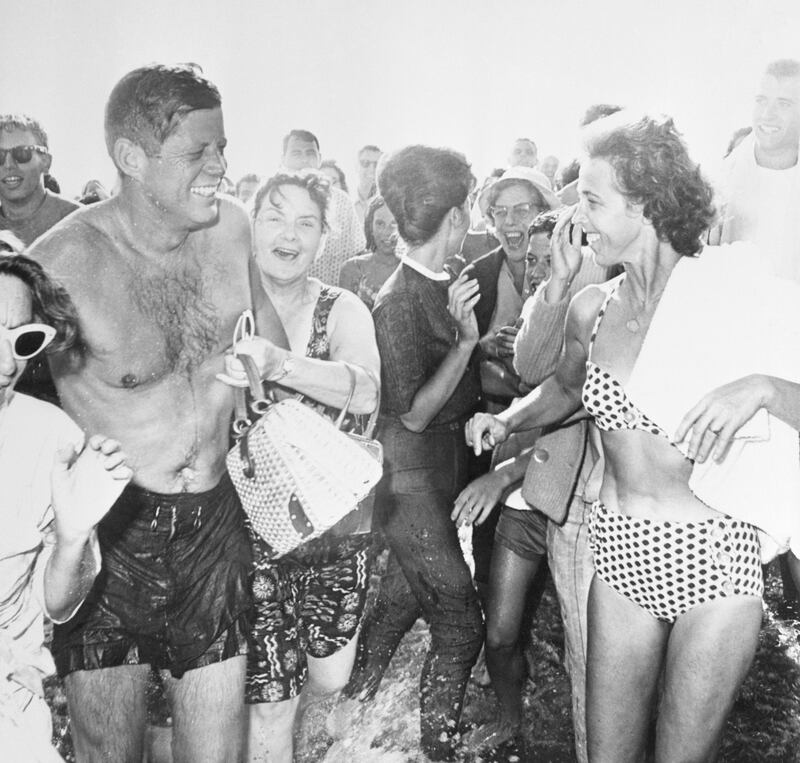 galleries/2013/01/04/barack-obama-richard-nixon-and-more-presidents-on-the-beach-photos/john-f-kennedy-presidents-on-the-beach_em7x16