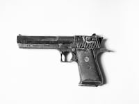 articles/2014/09/23/here-come-the-smart-guns-will-new-jersey-soon-have-to-sell-safer-guns/140922-zadrozny-gun-tease_w5n7yj