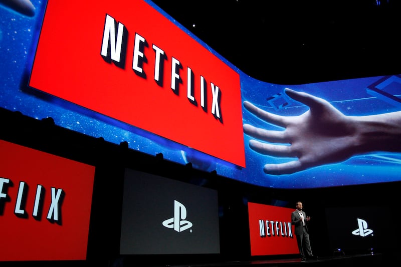articles/2014/03/25/a-deal-between-apple-and-comcast-could-kill-netflix-and-change-the-future-of-net-tv/140325-kneale-netflix_pkhegs