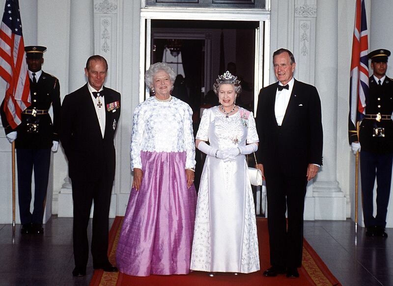 galleries/2011/01/19/the-first-ladies-of-state-dinners/state-dinners---bush-barbara_mdzlpd