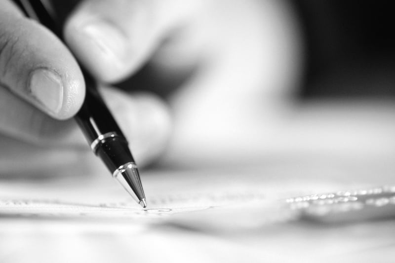 articles/2013/09/02/writing-about-war-i-hate-it-but-can-t-stop/130901-writing-war-tease_tqjdya