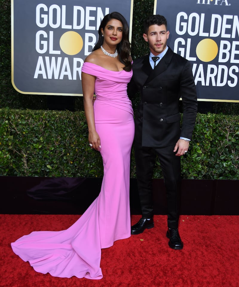 globes-Priyanka-Chopra-Nick-Jonas_kmsv1w
