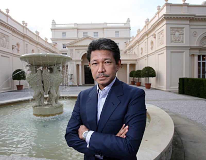 articles/2010/11/03/prince-jefri-of-bruneis-trial-features-nude-statues/grove-prince-jefri-4-1_dtodgv