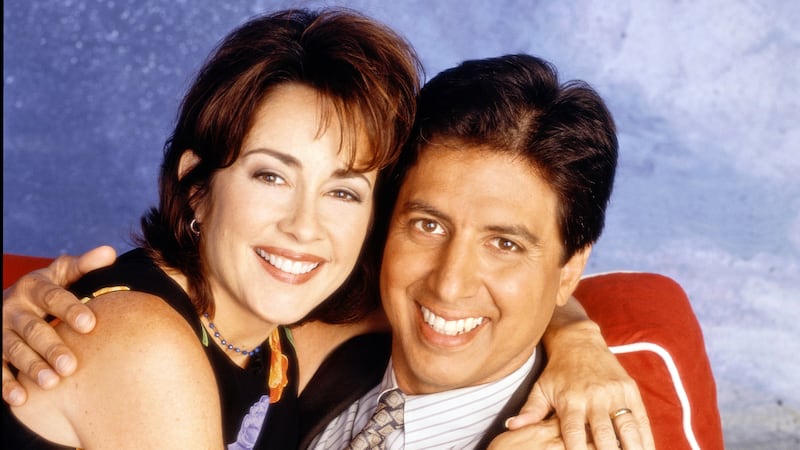 LOS ANGELES - SEPTEMBER 13: Everybody Loves Raymond. A CBS television family sitcom. Premiere episode September 13, 1996. From left is Patricia Heaton (as Debra Barone) and Ray Romano (as Ray Barone). (Photo by CBS via Getty Images)