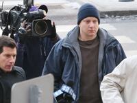 articles/2015/11/24/will-chicago-cop-face-murder-charge-for-firing-every-bullet-into-teen/151124-glawe-vandyke-tease_jbnk7i