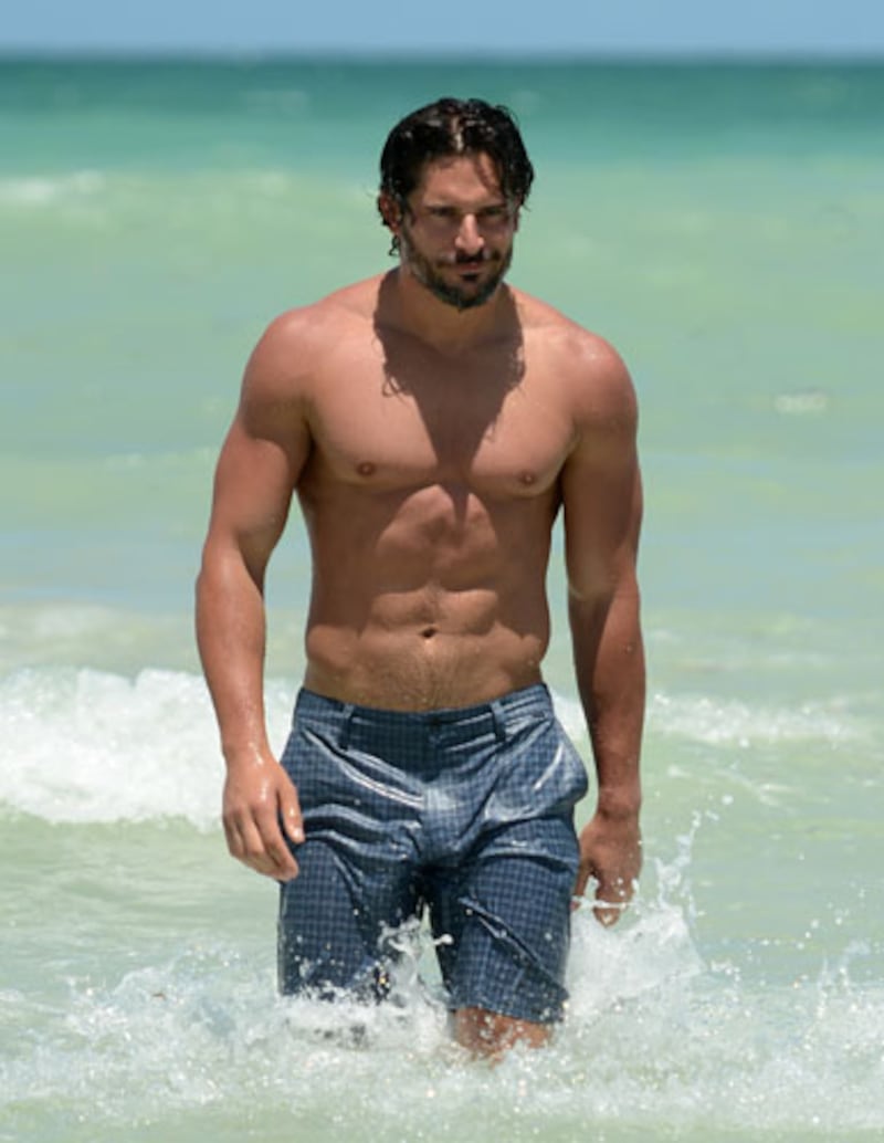 galleries/2012/08/27/summer-of-celebrity-skin-prince-harry-britney-spears-more-photos/manganiello-summer-of-skin_jej24t