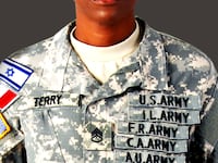 articles/2014/07/23/1-000-americans-are-serving-in-the-israeli-army-and-they-aren-t-alone/140722-allbritton-army-tease_egdddr