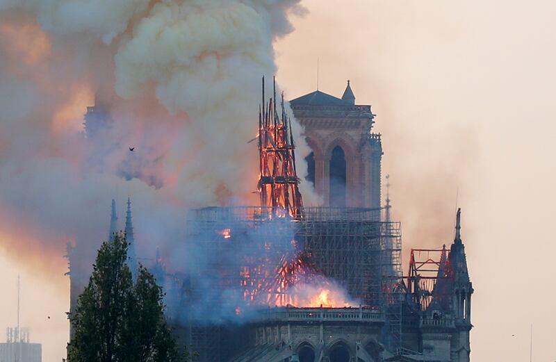 2019-04-16T145246Z_1708009059_RC198DB5D280_RTRMADP_3_FRANCE-NOTREDAME_ebrpdx