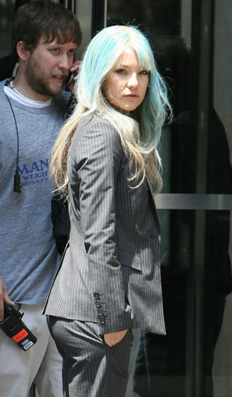 galleries/2010/08/17/blue-is-the-new-blond/blue-hair---hudson_boslbf