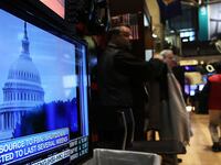 articles/2013/10/04/government-shuts-down-and-private-sector-feels-the-pain-too/131003-gross-shutdown-business-tease_cmiabg