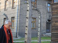 articles/2015/07/27/should-palestinians-visit-nazi-concentration-camps/150727-moral-courage-tease_ijewik