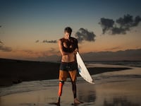 articles/2016/07/14/bionic-athletes-are-conquering-the-world-s-toughest-hikes-climbs-and-waves/160711-warshaw-bionic-tease_elkbiu