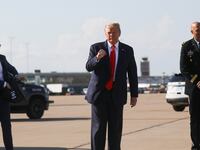 2020-06-20T234111Z_1461618542_RC2BDH9GV00S_RTRMADP_3_USA-ELECTION-TRUMP_k9smlo