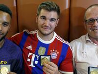 articles/2015/08/22/mom-dad-praise-hero-son-for-stopping-terrorist-in-france/150822-kennedy-france-train-tease_hmzksr