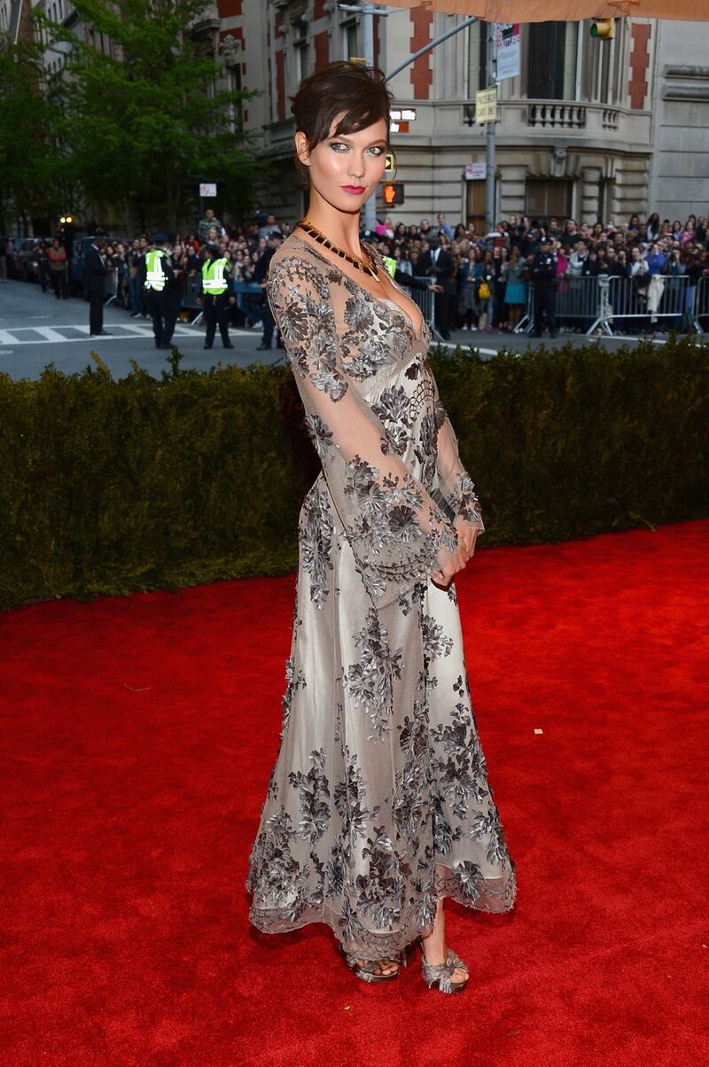 galleries/2013/05/06/met-gala-2013-red-carpet-gallery-photos/130506-met-gala-Kloss_m8qhlk