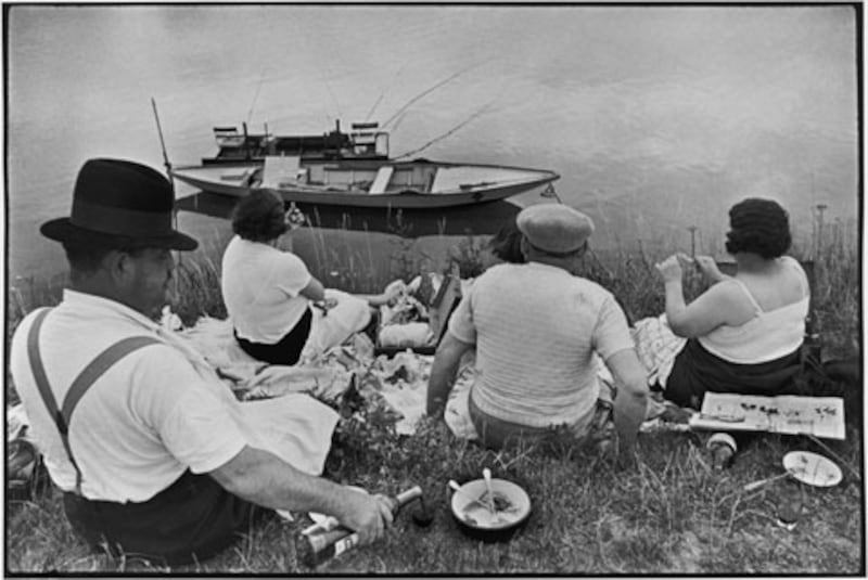 articles/2010/04/08/cartier-bressons-decisive-moments/gefter-cartier-bresson-gallery-launch_uarzgx