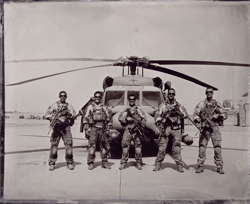 galleries/2013/11/11/aerial-gunner-photographer-captures-moments-from-his-deployment-to-afghanistan-photos/PJ_Team_Helo_t9ycfa