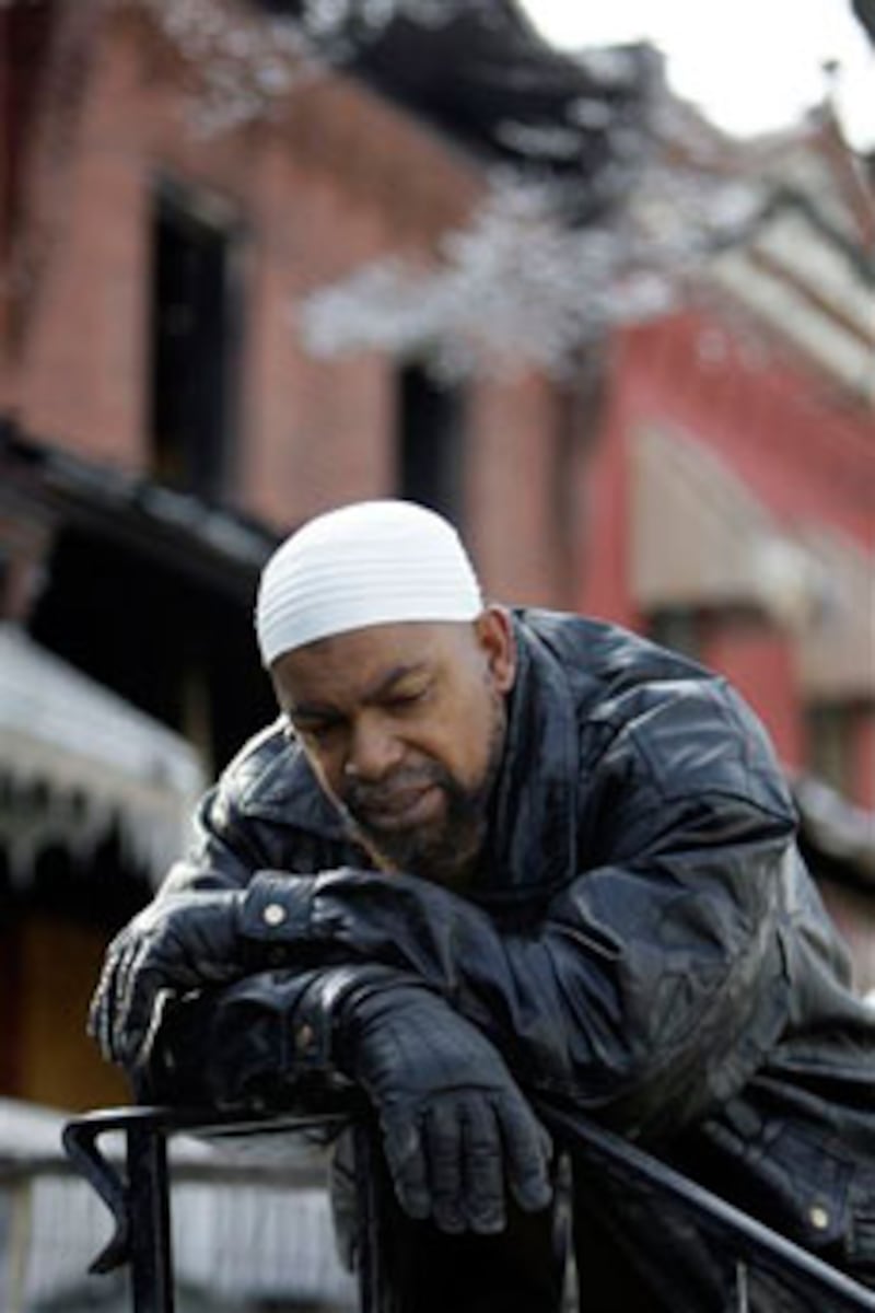 articles/2009/05/14/the-town-that-wont-stop-burning/2---gilderman-city-on-fire_lwu9at