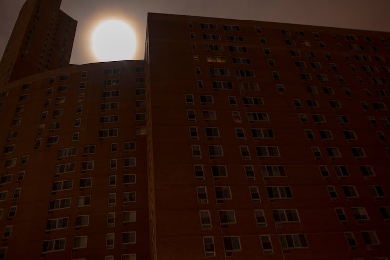 galleries/2012/11/03/manhattan-s-darkest-nights-sandy-s-aftermath-photos/powerless-manhattan-ben-baker-photos-intro_fb9xbw