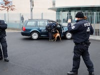 2020-11-25T091954Z_812205409_RC29AK9B8YGA_RTRMADP_3_GERMANY-SECURITY-CRASH_jxudae