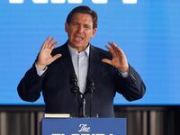 2023-03-08T221629Z_864133342_RC2XPZ9I594J_RTRMADP_3_USA-ELECTION-DESANTIS_jonyyk
