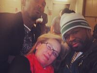 articles/2014/01/27/meryl-streep-took-a-selfie-with-50-cent-and-kobe-bryant-give-her-an-oscar/140127-streep-50cent-tease_ixk8hx