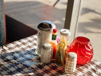 articles/2016/11/03/william-eggleston-the-father-of-modern-color-photography/1611001-Jones-William-Eggleston-GAL-09_kvvdjy