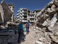 articles/2016/04/25/u-s-quietly-sinks-deeper-into-syria-with-another-250-troops/160425-youssef-obama-syria-tease_e88tt4