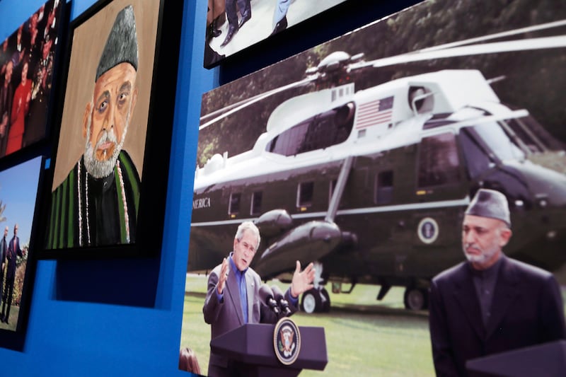 articles/2014/04/04/dubya-s-portraits-of-tony-blair-and-vladimir-putin-are-just-as-genius-as-you-hoped/140402-binlot-bush3-embed_i9q6kw