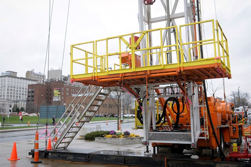 articles/2012/01/03/youngstown-rocks-is-fracking-causing-earthquakes-in-ohio/fracking-ohio-shale-cheat_nrnqat