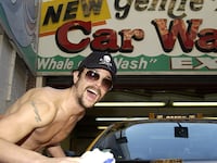 articles/2013/10/25/johnny-knoxville-my-6-favorite-jackass-pranks-from-terror-taxi-to-bad-grandpa/131024-stern-knoxville-tease_rgct3f
