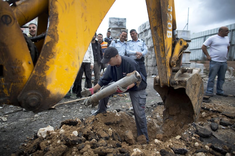 articles/2012/11/13/large-israeli-offensive-in-gaza-looms-after-hamas-rocket-attacks/gaza-attaks-israel-border-ephron_mygl8u