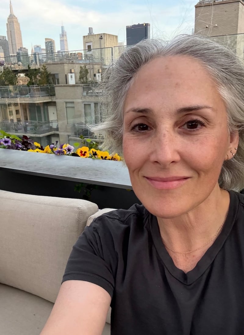 Ricki Lake shows off facelift results