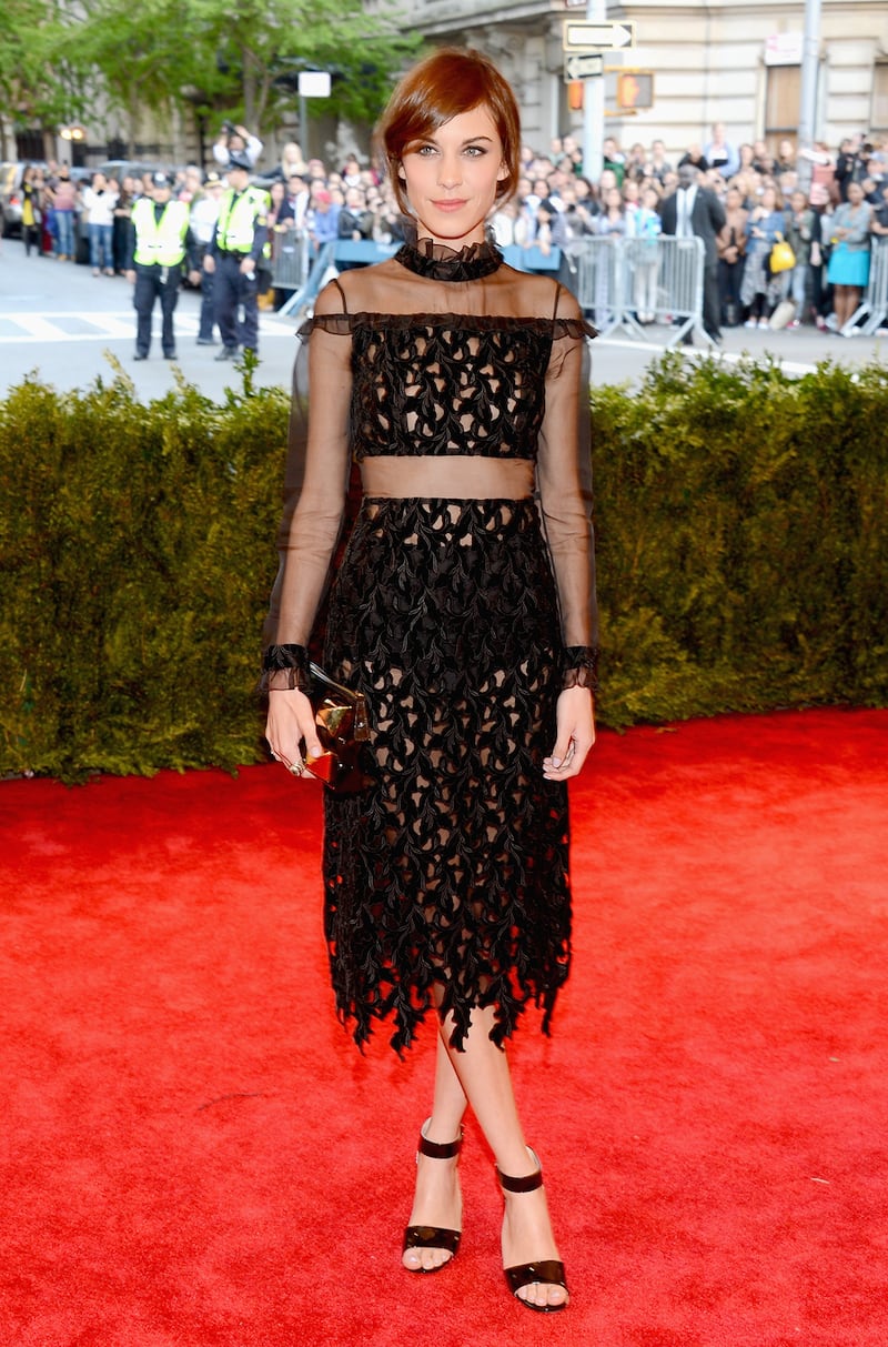 galleries/2013/05/06/met-gala-2013-red-carpet-gallery-photos/130506-met-gala-chung_ey0oqv