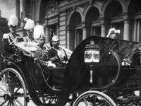 articles/2013/06/09/before-the-fall-what-did-the-world-look-like-in-1913/130605-world-before-1913-heilbrunn-tease_v6155a