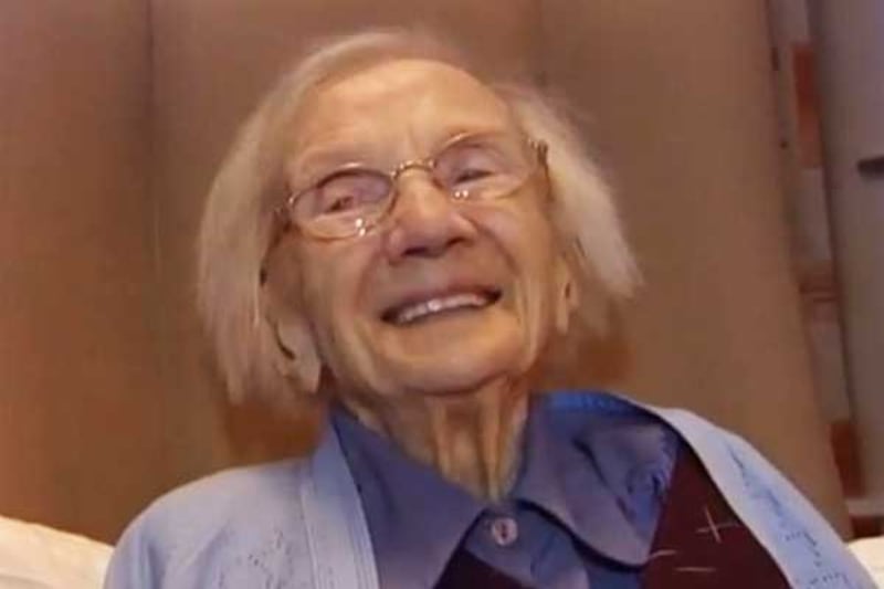 articles/2015/03/15/how-the-world-s-oldest-people-live-so-long/150314-chituc-oldest-people-alive-embed_ejpug4