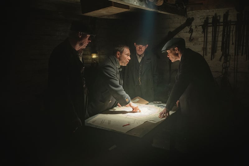 Ned Dennehy as Charlie, Stephen Graham as Hayden Stagg, Packy Lee as Johnny Doggs, and Cillian Murphy as Tommy.