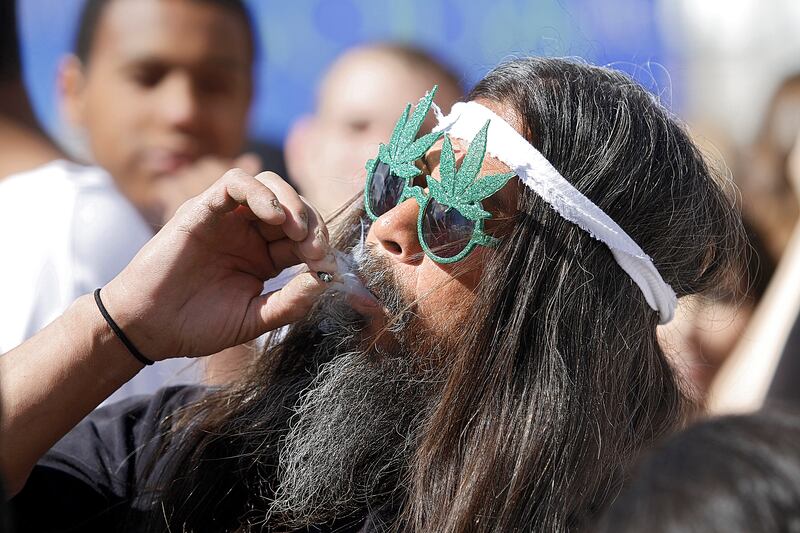 articles/2012/11/07/potheads-rejoice-marijuana-initiatives-pass-in-two-states/potheads-rejoice-ross_lwokqr
