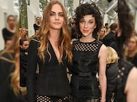 articles/2015/10/09/what-makes-cara-delevingne-and-st-vincent-fashion-s-it-couple/151008-teeman-cara-stvincent-tease_yrpptg
