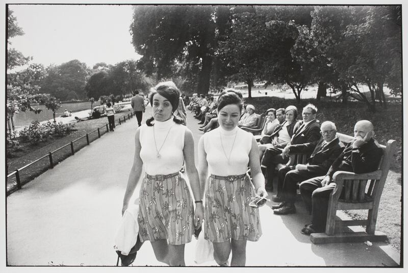 galleries/2013/08/10/garry-winogrands-women-are-beautiful-photos/winogrand-women-3_wz9vth