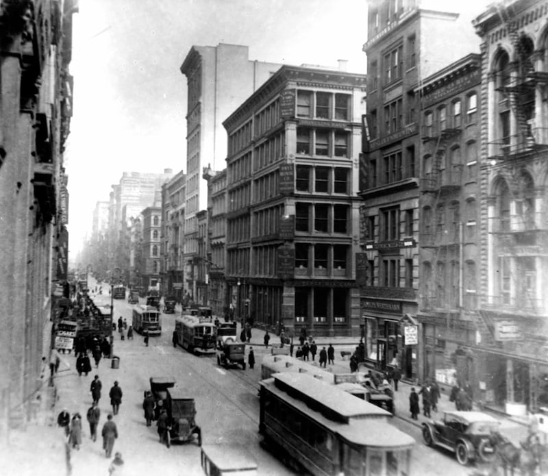 articles/2013/02/21/the-manhattan-project-the-legacy-of-john-randel-jr/130221-Canfield-The-Measure-of-Manhattan-box_snpc1h