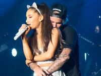 articles/2015/04/09/big-sean-calls-out-justin-bieber-for-getting-too-handsy-with-ariana-grande/150409-stern-bieber-grande-tease_ythss4