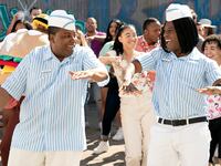 Photo of Kenan Thompson as Dex and Kel Mitchell as Ed in 'Good Burger 2'