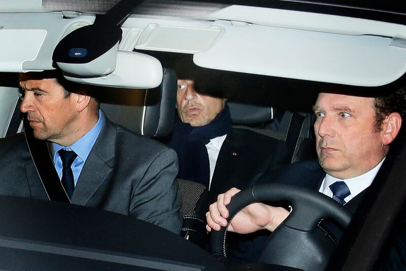 articles/2013/03/24/as-l-or-al-family-feud-engulfs-sarkozy-an-unlikely-ally-emerges/130324-Dickey-sarkozy-tease_zvt2gx