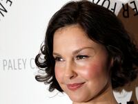 articles/2012/04/12/ashley-judd-share-your-puffy-face-moments/ashley-judd-share-puffy-face-stories_je35oj