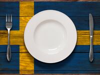 220531-sweden-guests-dinner-tease-01_m5zpuv